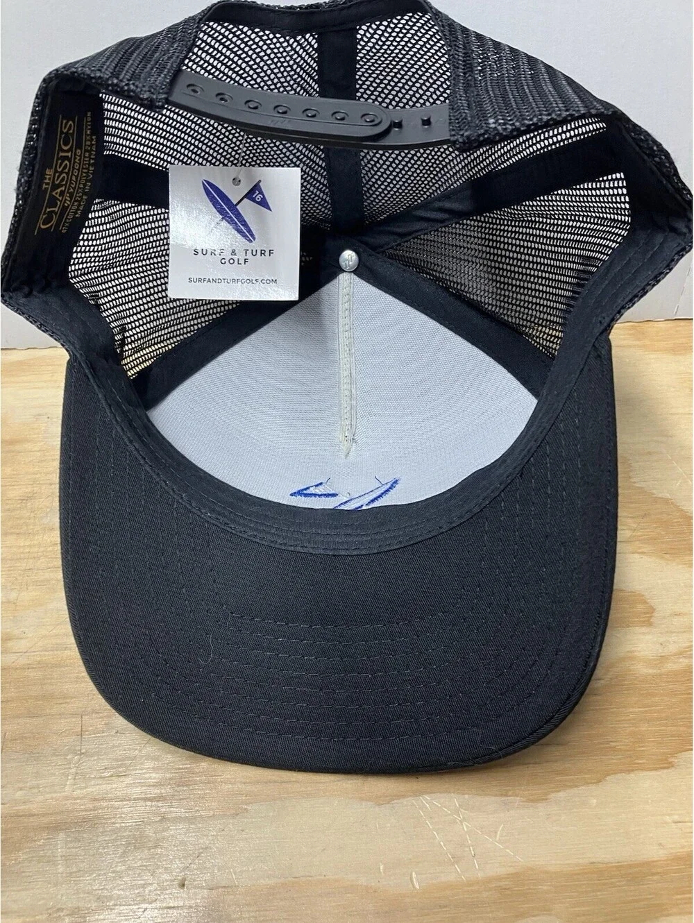 Surf & Turf Golf Snapback Cap Trucker Hat Yupoong NWT In Black/Blue